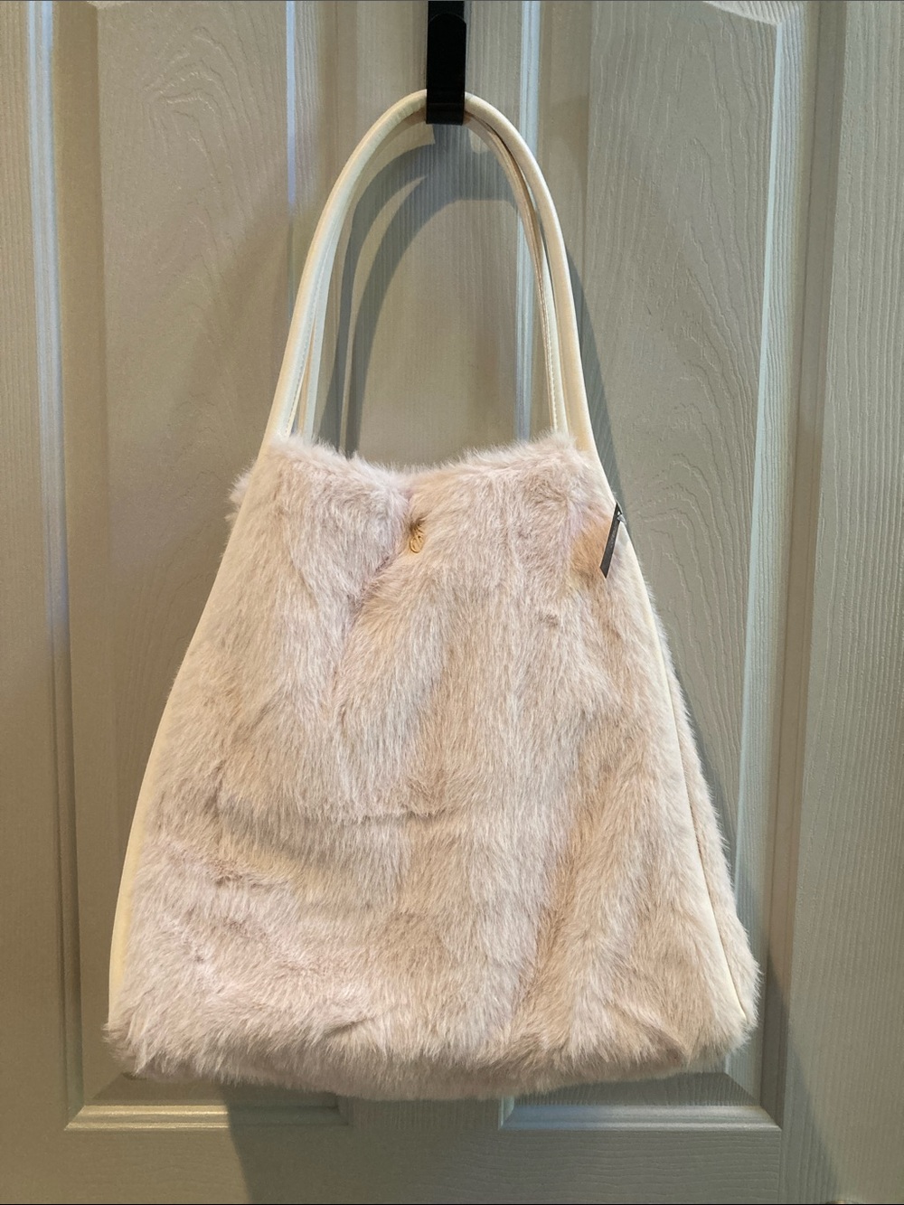 NWT VICTORIA'S SECRET IVORY FAUX FUR GOLD VS LOGO FUZZY CARRYALL TOTE BAG PURSE